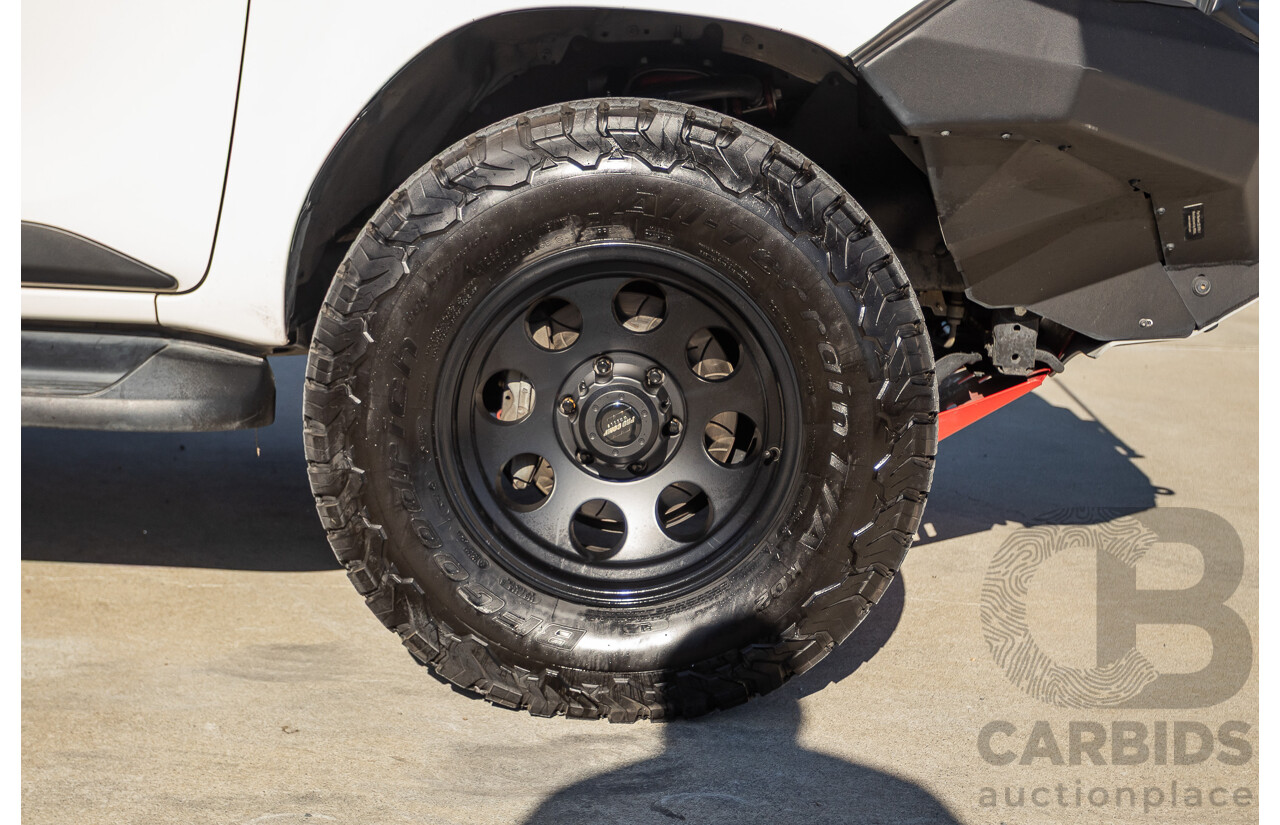 8/2017 Toyota Hilux TRD SR5 (4x4) GUN126R MY17 Dual Cab Utility White Turbo Diesel 2.8L