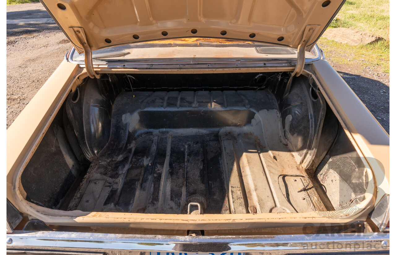 6/1977 Holden HX Kingswood 4d Sedan Buckskin Cream / Brown LS1 V8 5.7L - Original V8 Car