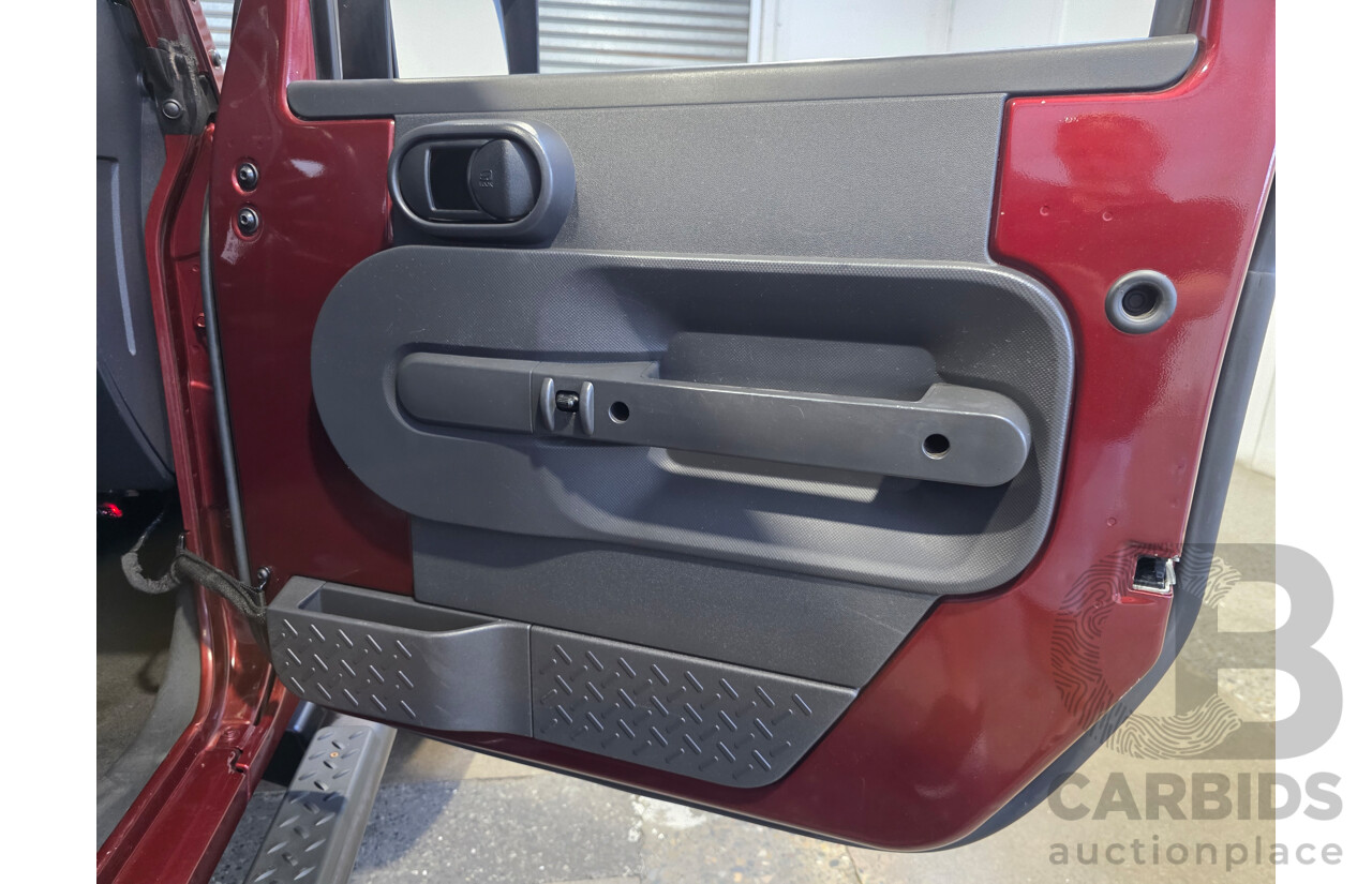 5/2007 Jeep Wrangler Unlimited Sport (4x4) JK 4d Softtop Red V6 3.8L