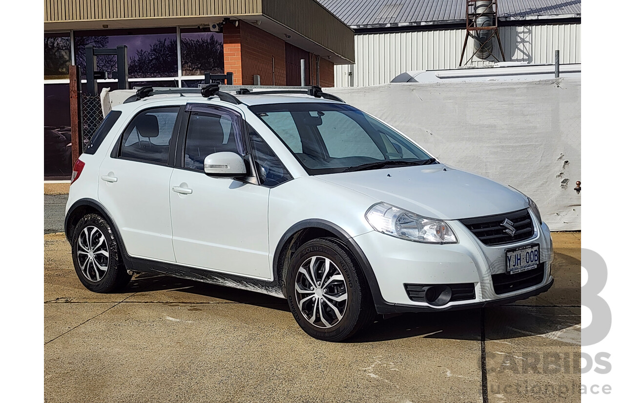 11/2012 Suzuki SX4 GY MY11 5d Hatchback White 2.0L