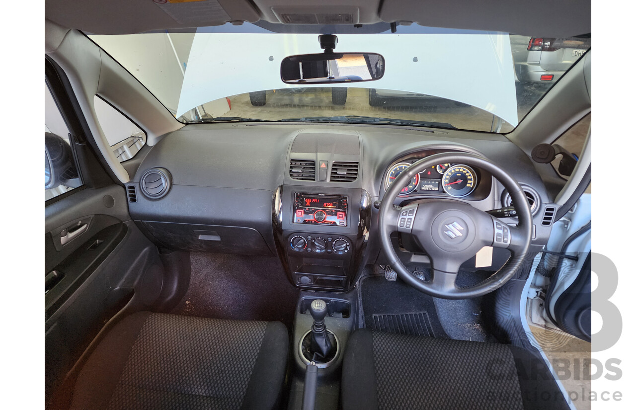 11/2012 Suzuki SX4  GY MY11 5d Hatchback White 2.0L