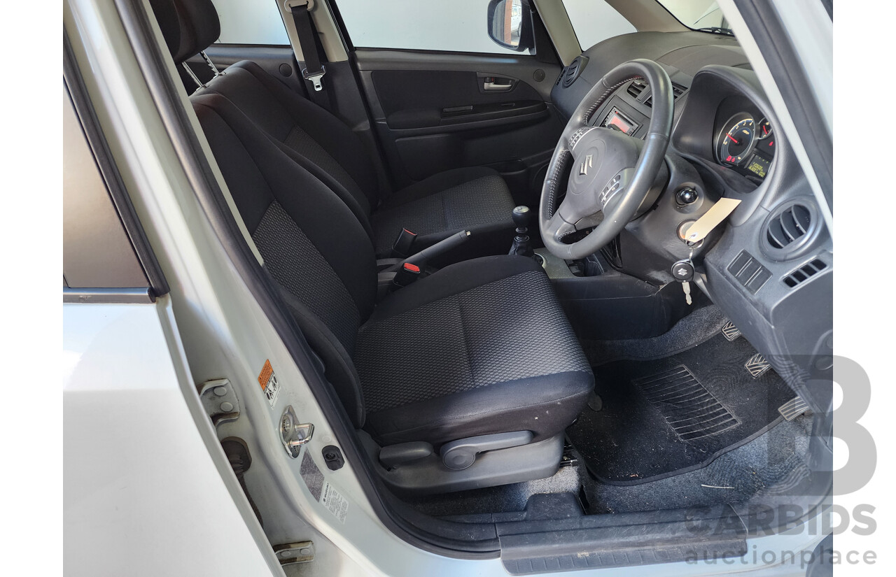 11/2012 Suzuki SX4  GY MY11 5d Hatchback White 2.0L