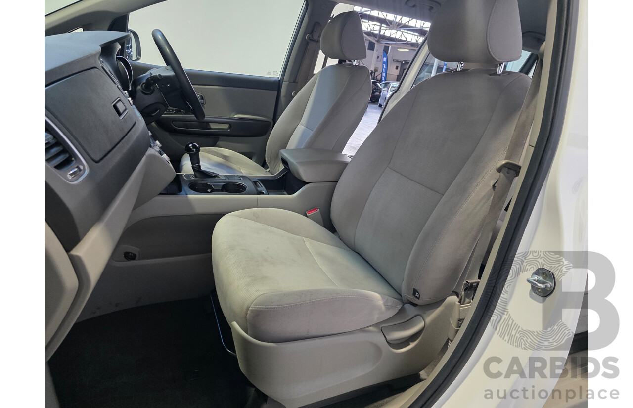 4/2016 Kia Carnival S YP MY16 Update 4d Wagon Clear White V6 3.3L