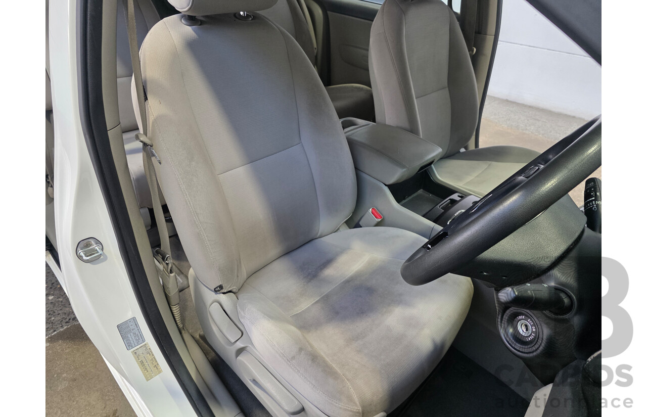 4/2016 Kia Carnival S YP MY16 Update 4d Wagon Clear White V6 3.3L