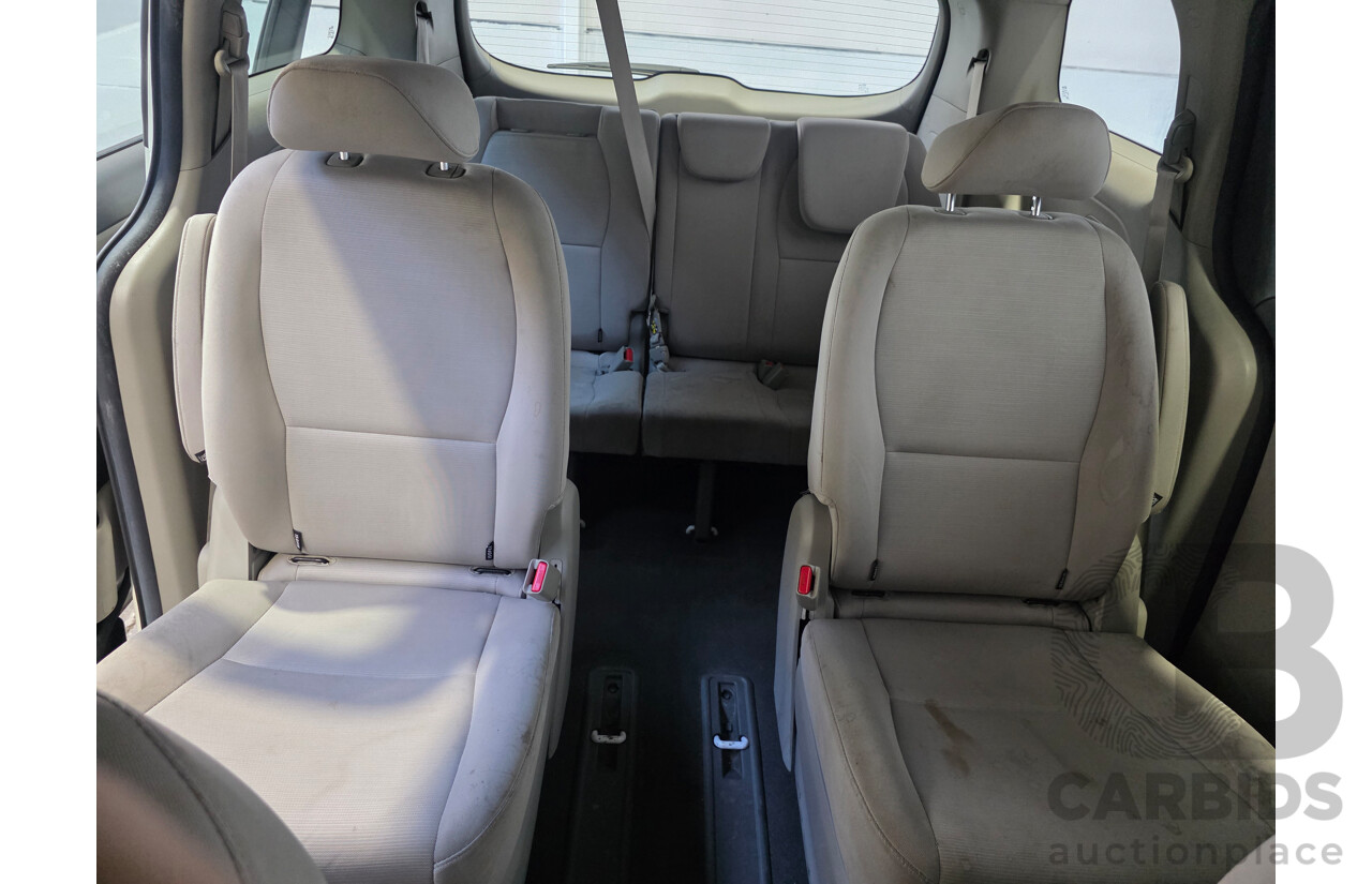 4/2016 Kia Carnival S YP MY16 Update 4d Wagon Clear White V6 3.3L