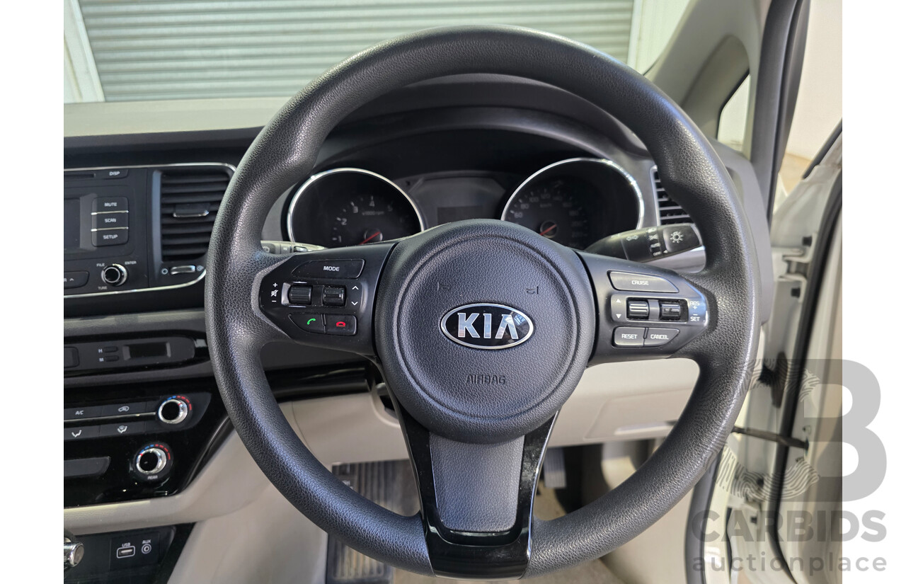 4/2016 Kia Carnival S YP MY16 Update 4d Wagon Clear White V6 3.3L