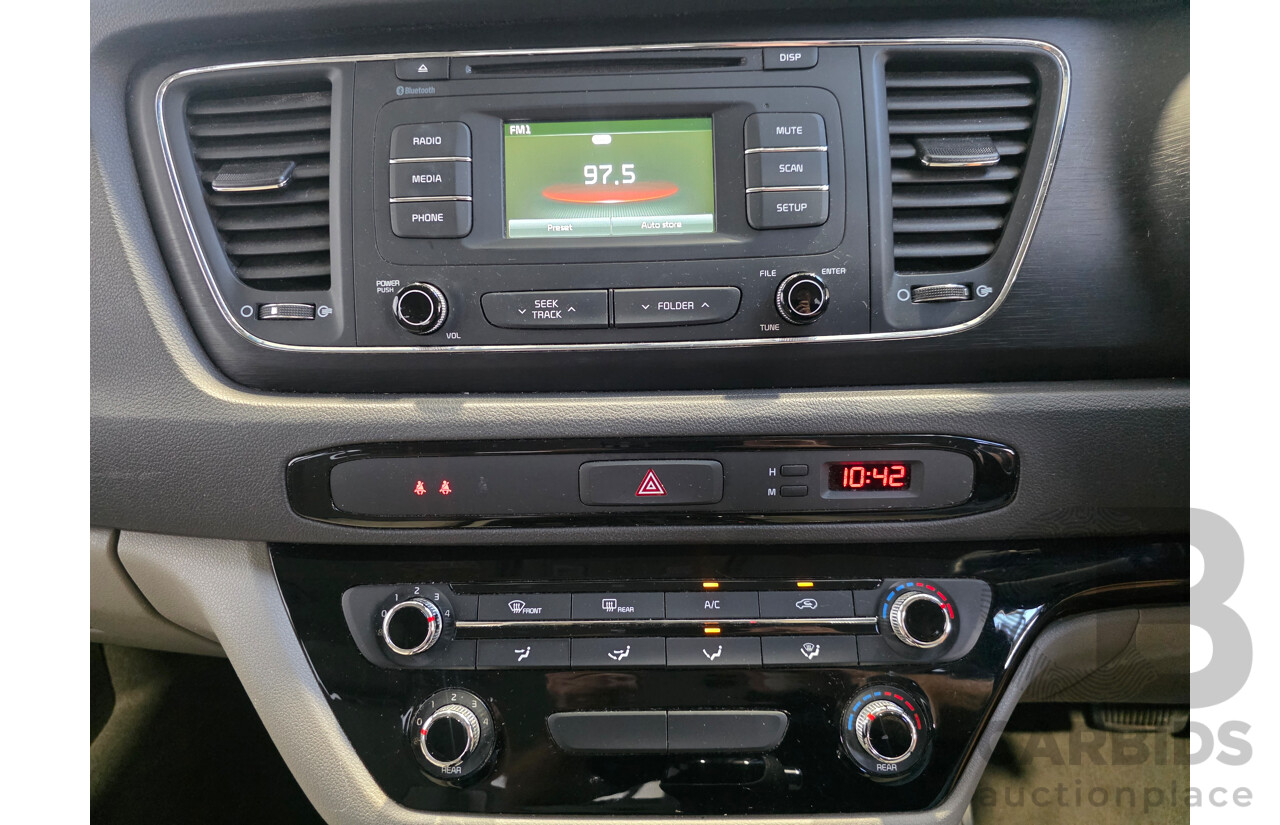 4/2016 Kia Carnival S YP MY16 Update 4d Wagon Clear White V6 3.3L