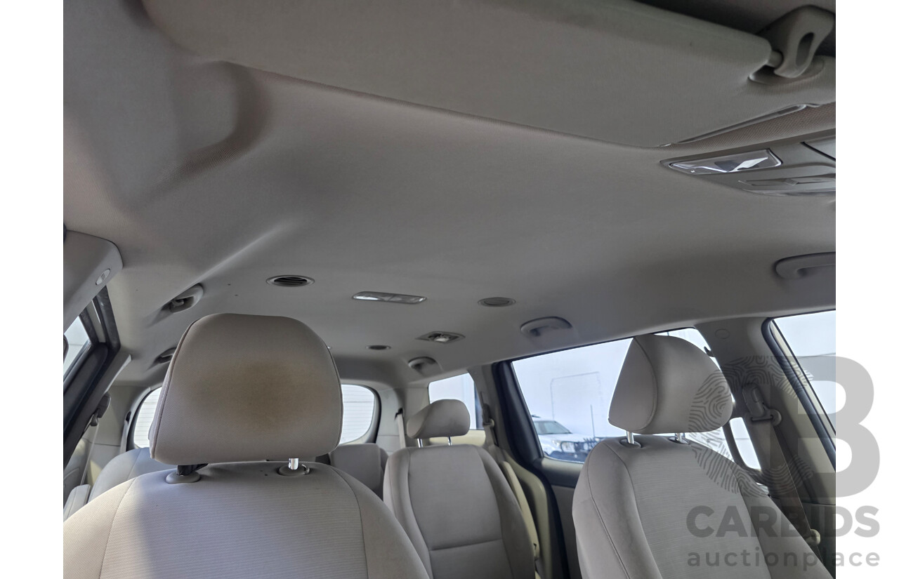4/2016 Kia Carnival S YP MY16 Update 4d Wagon Clear White V6 3.3L