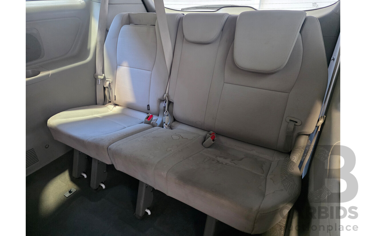 4/2016 Kia Carnival S YP MY16 Update 4d Wagon Clear White V6 3.3L