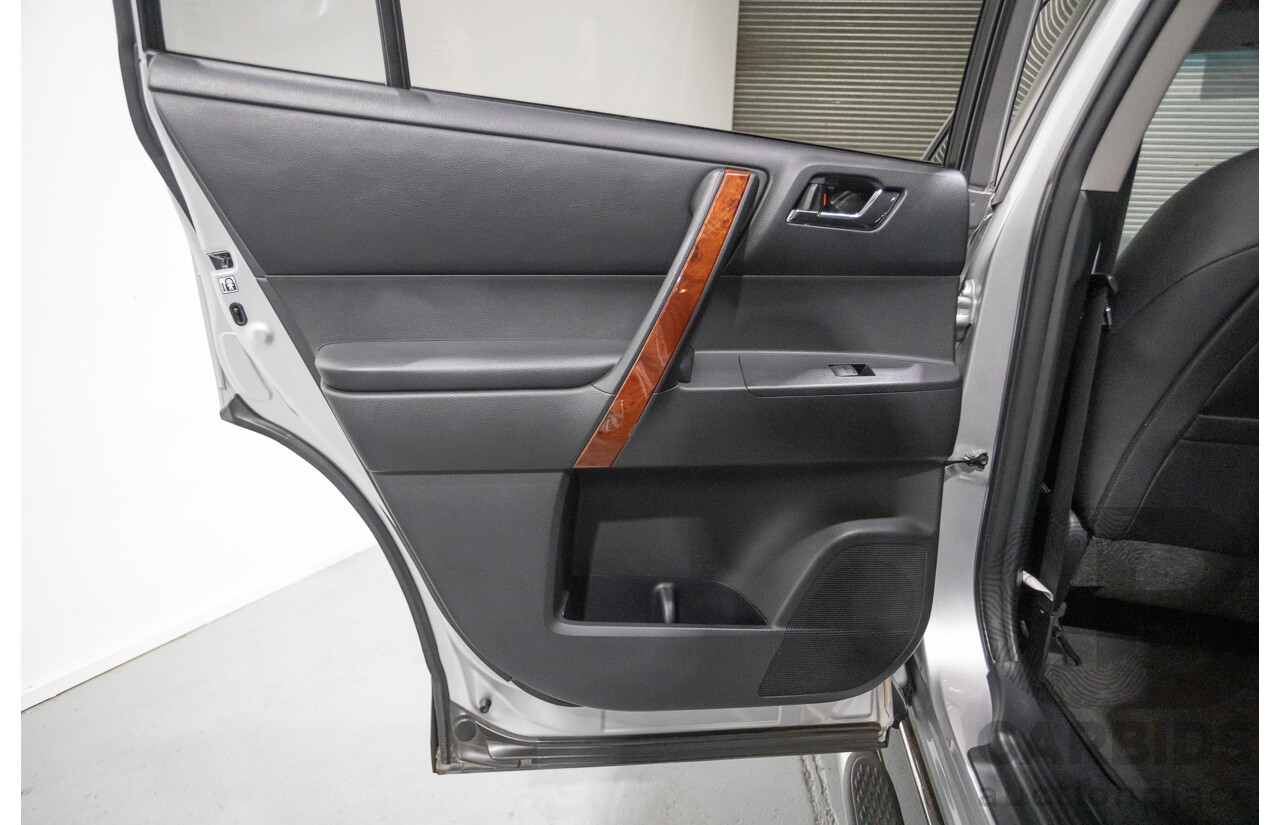 03/2013 Toyota Kluger Grande (4x4) GSU45R MY11 UPGRADE 4d Wagon Silver Metallic V6 3.0L