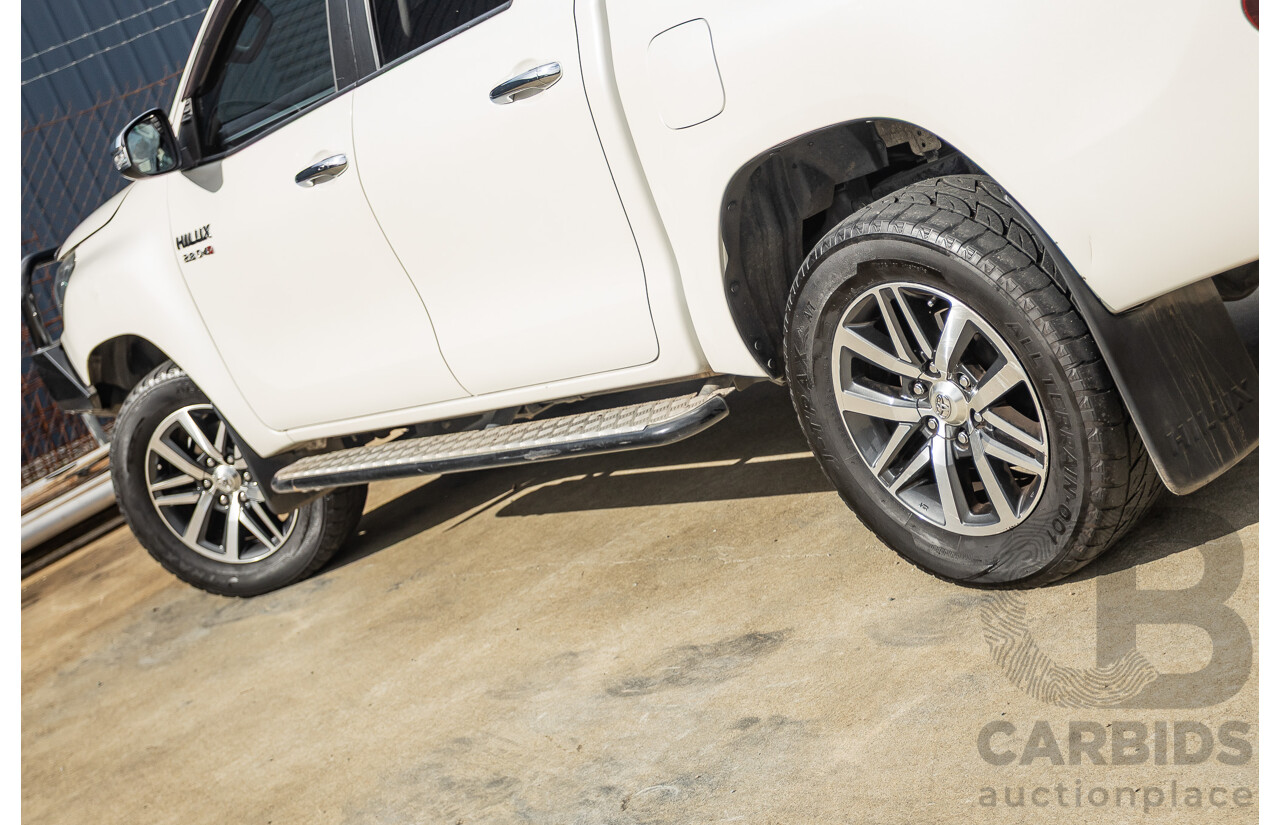 12/2017 Toyota Hilux SR5 (4x4) GUN126R Dual Cab Utility White Pearl Turbo Diesel 2.8L