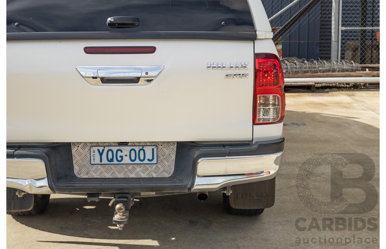 12/2017 Toyota Hilux SR5 (4x4) GUN126R Dual Cab Utility White Pearl Turbo Diesel 2.8L