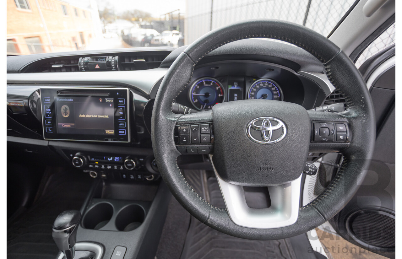 12/2017 Toyota Hilux SR5 (4x4) GUN126R Dual Cab Utility White Pearl Turbo Diesel 2.8L