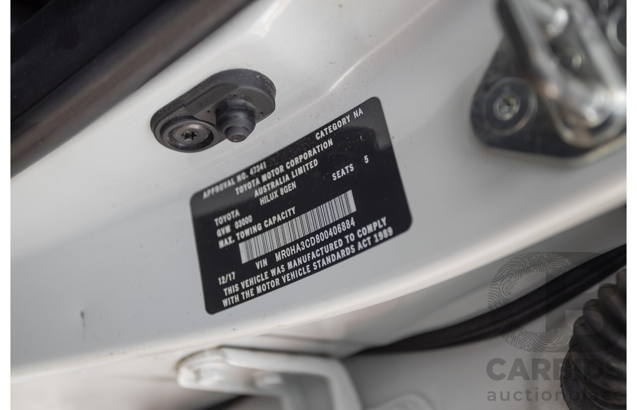 12/2017 Toyota Hilux SR5 (4x4) GUN126R Dual Cab Utility White Pearl Turbo Diesel 2.8L