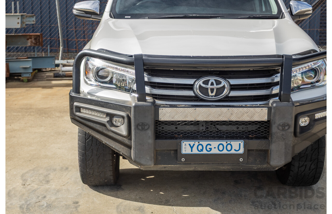 12/2017 Toyota Hilux SR5 (4x4) GUN126R Dual Cab Utility White Pearl Turbo Diesel 2.8L