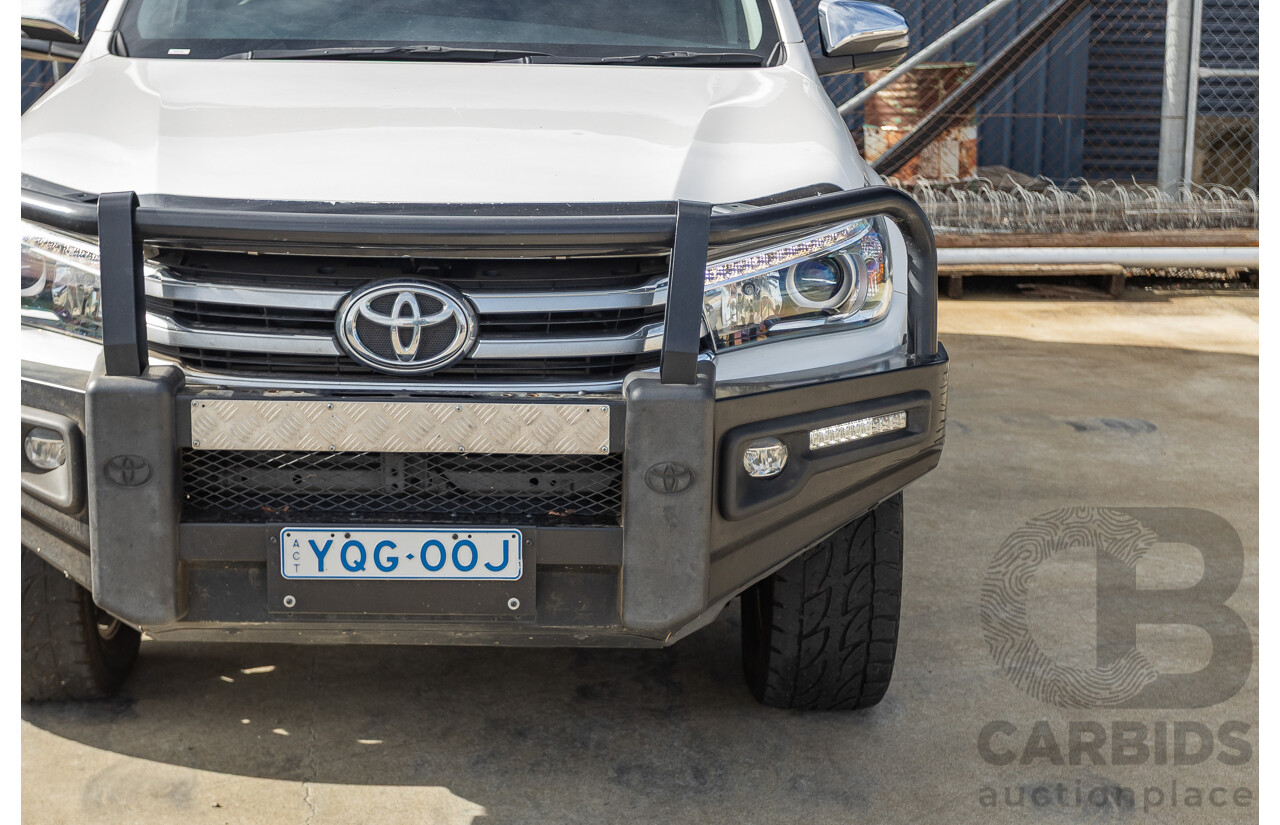 12/2017 Toyota Hilux SR5 (4x4) GUN126R Dual Cab Utility White Pearl Turbo Diesel 2.8L