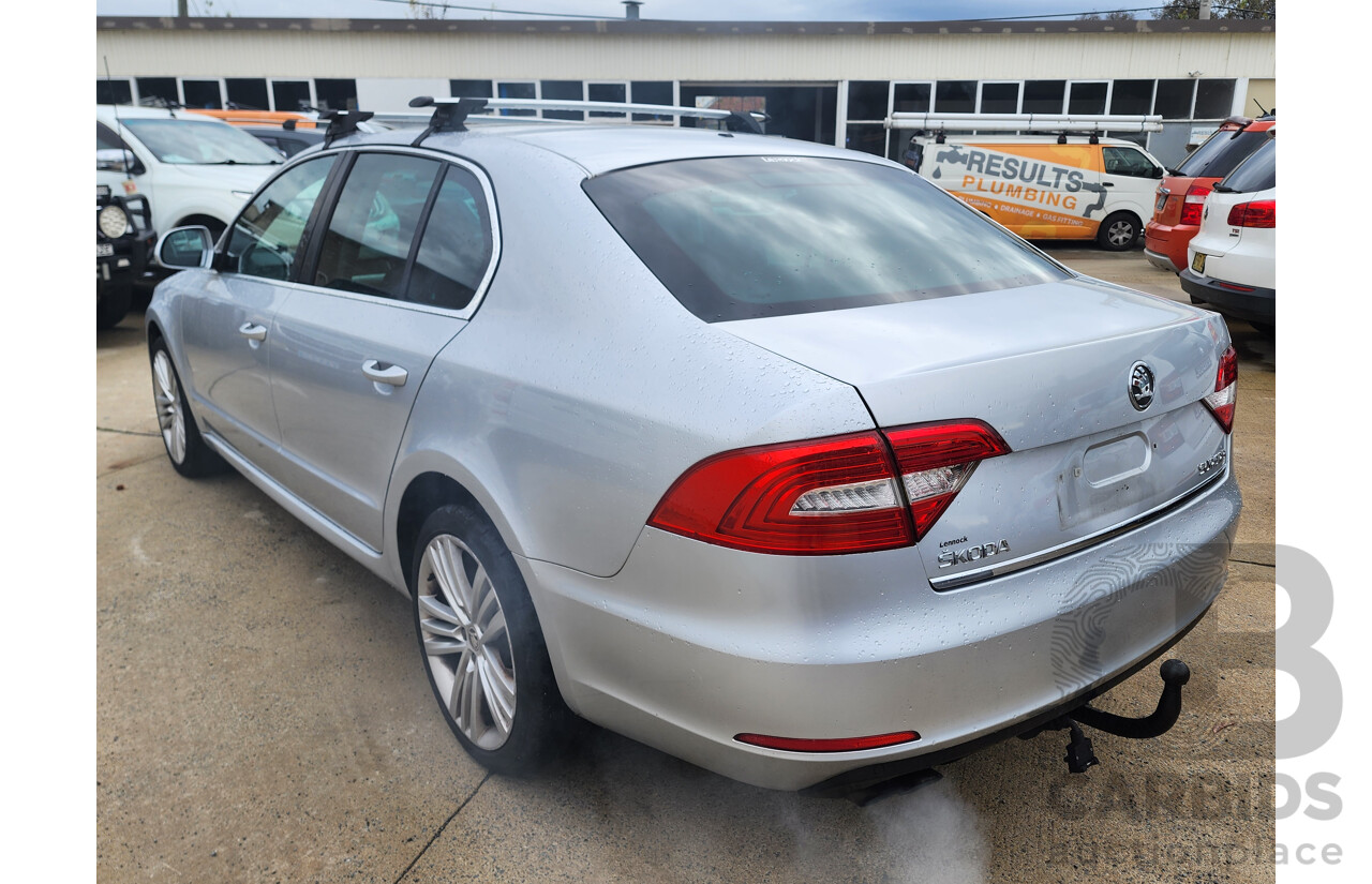 9/2015 Skoda Superb 118 TSI Ambition 3T MY15 4D sedan Silver 1.8L