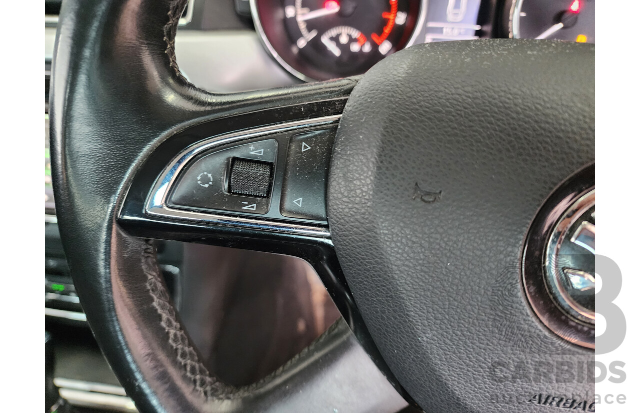 9/2015 Skoda Superb 118 TSI Ambition 3T MY15 4D sedan Silver 1.8L