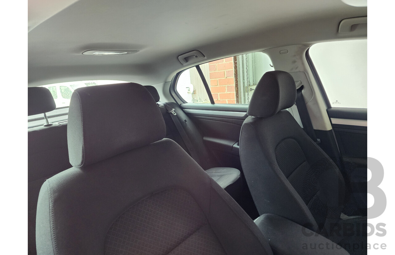 9/2015 Skoda Superb 118 TSI Ambition 3T MY15 4D sedan Silver 1.8L