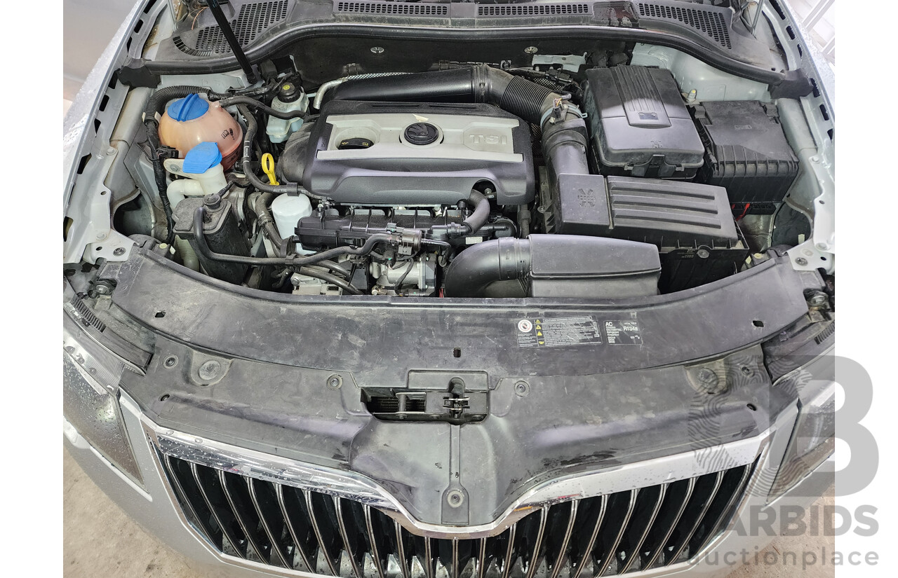 9/2015 Skoda Superb 118 TSI Ambition 3T MY15 4D sedan Silver 1.8L