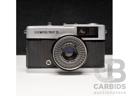 Olympus Trip 35 Compact Film Camera with Agfa Leather Case
