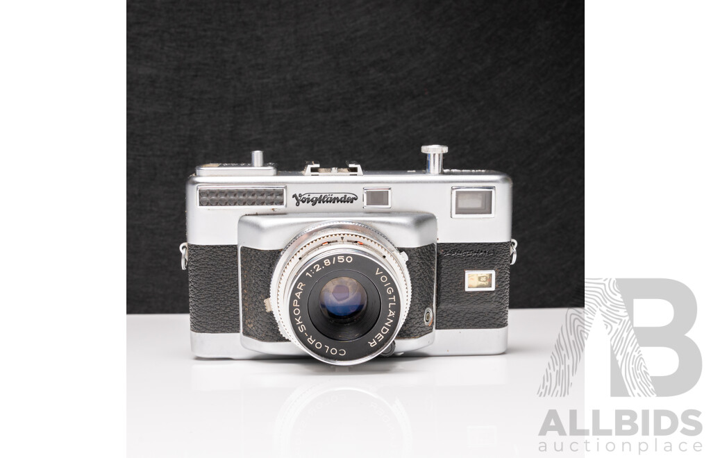 Voigtländer Vitessa T 35mm Rangefinder Camera with Color-Skopar 50mm F/2.8 Lens and Leather Case