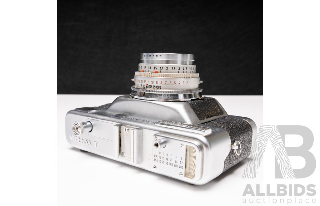 Voigtländer Vitessa T 35mm Rangefinder Camera with Color-Skopar 50mm F/2.8 Lens and Leather Case