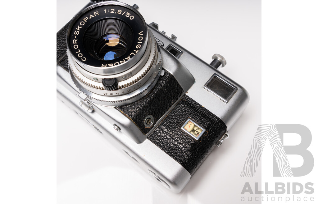 Voigtländer Vitessa T 35mm Rangefinder Camera with Color-Skopar 50mm F/2.8 Lens and Leather Case