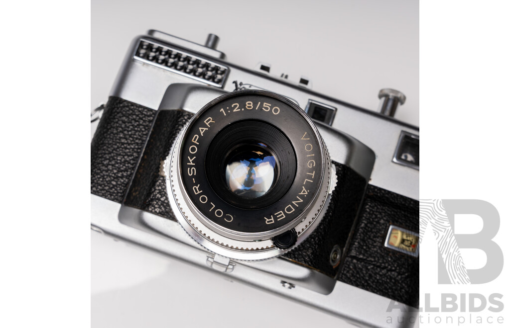 Voigtländer Vitessa T 35mm Rangefinder Camera with Color-Skopar 50mm F/2.8 Lens and Leather Case