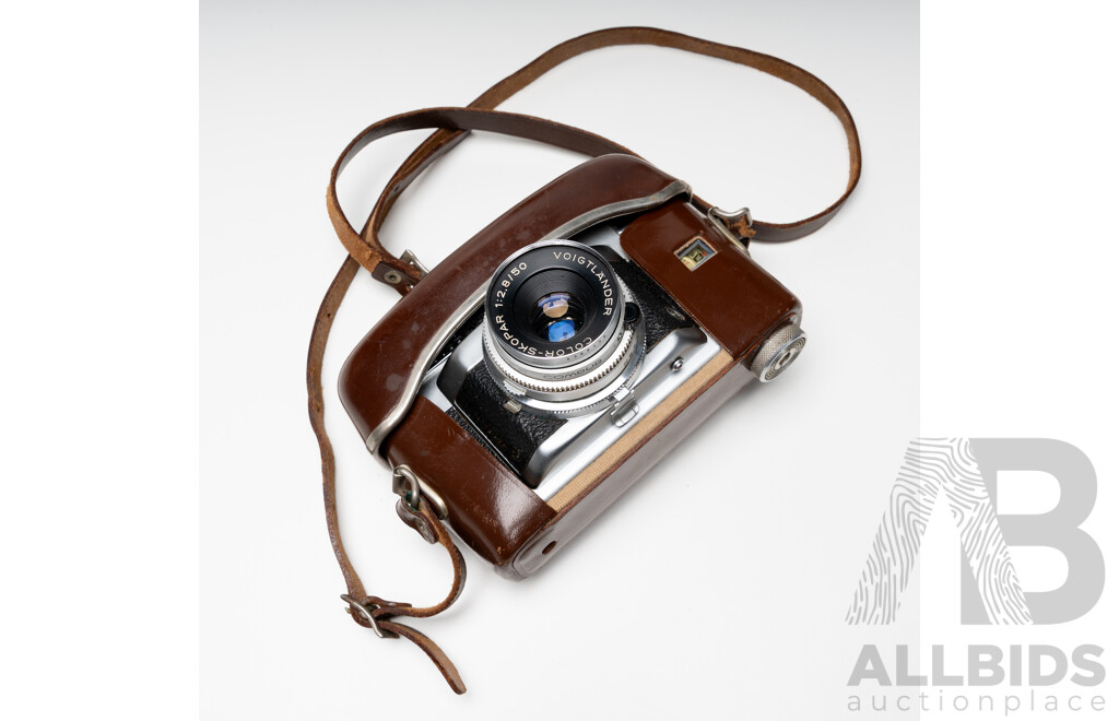 Voigtländer Vitessa T 35mm Rangefinder Camera with Color-Skopar 50mm F/2.8 Lens and Leather Case