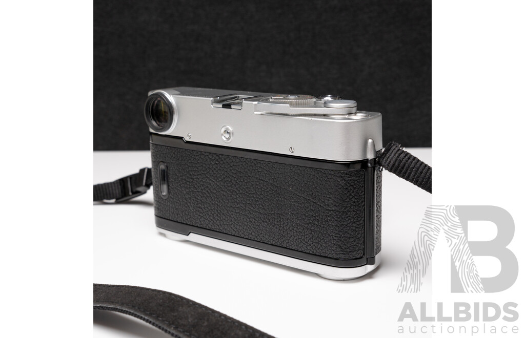 Zeiss Ikon ZM 35mm Rangefinder Camera with ZEISS C Biogon T 35mm F/2.8 ZM Lens