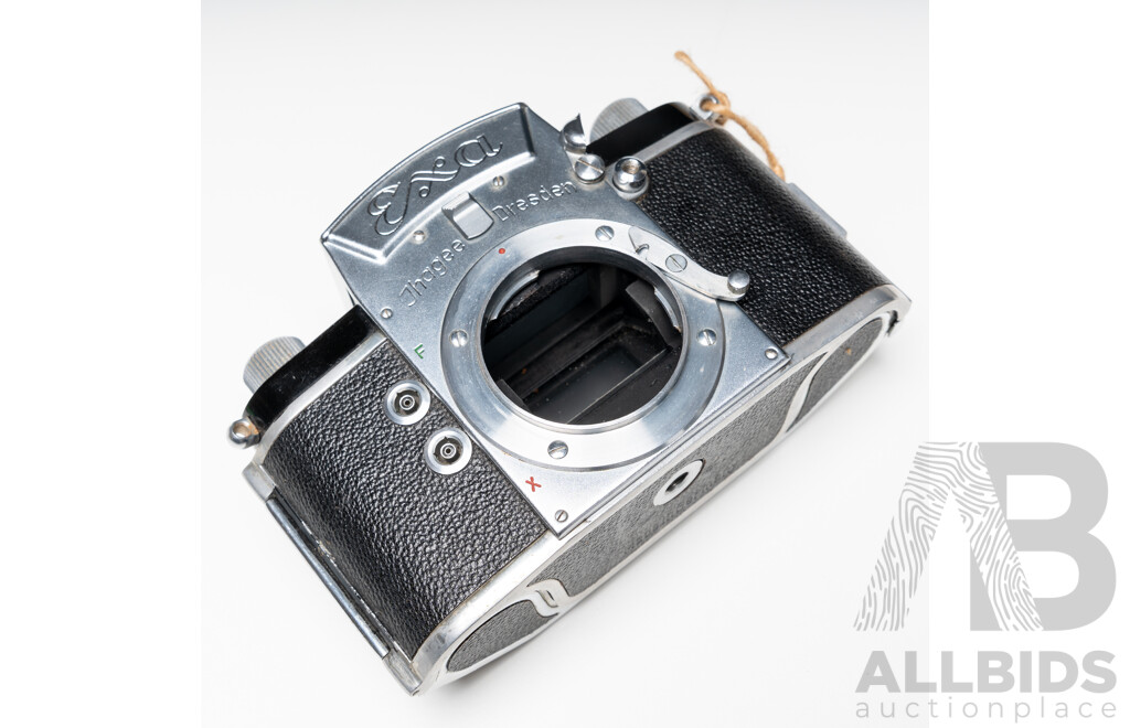 Exa Ihagee Dresden 35mm SLR Camera with Meritar 50mm F/2.9 Lens