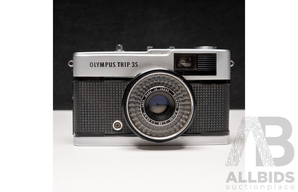 Olympus Trip 35 Compact Film Camera with Agfa Leather Case
