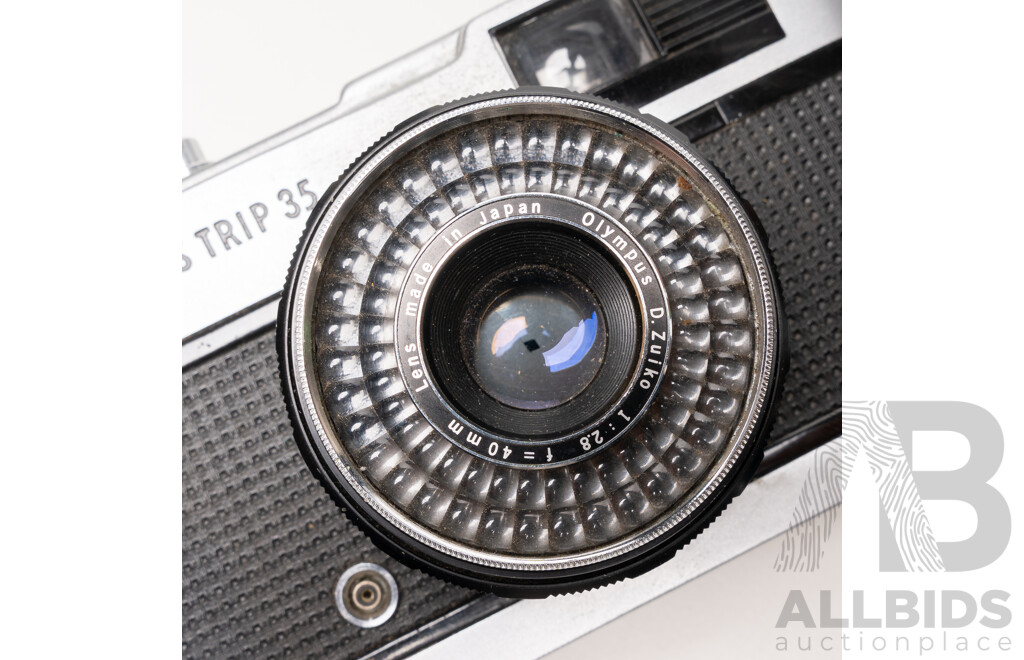 Olympus Trip 35 Compact Film Camera with Agfa Leather Case