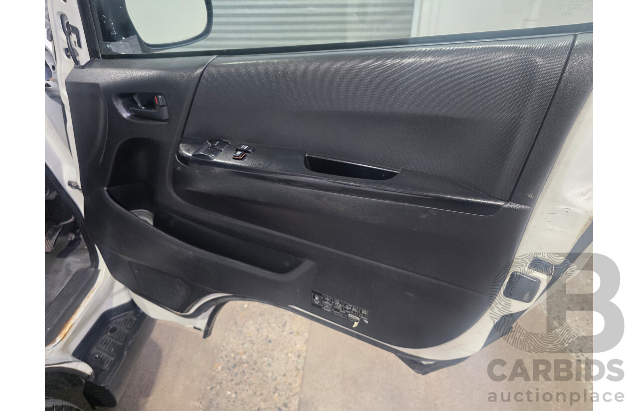 6/2008 Toyota Hiace LWB KDH201R MY07 Upgrade 4d Van White Turbo Diesel 3.0L