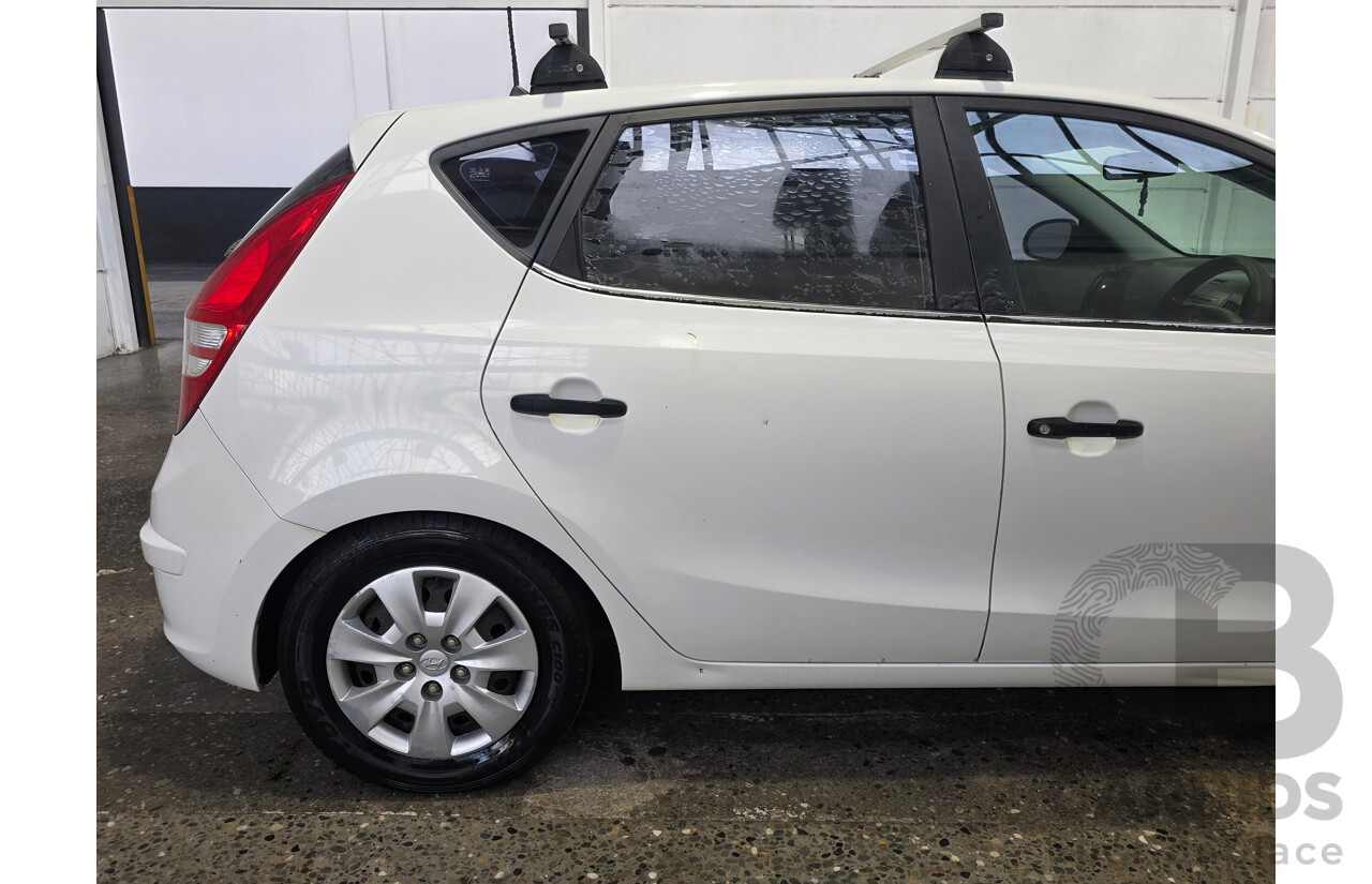 9/2009 Hyundai I30 SX FD MY09 5d Hatchback Ceramic White 2.0L
