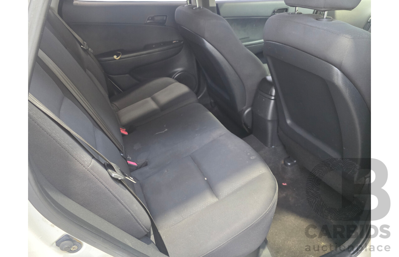 9/2009 Hyundai I30 SX FD MY09 5d Hatchback Ceramic White 2.0L