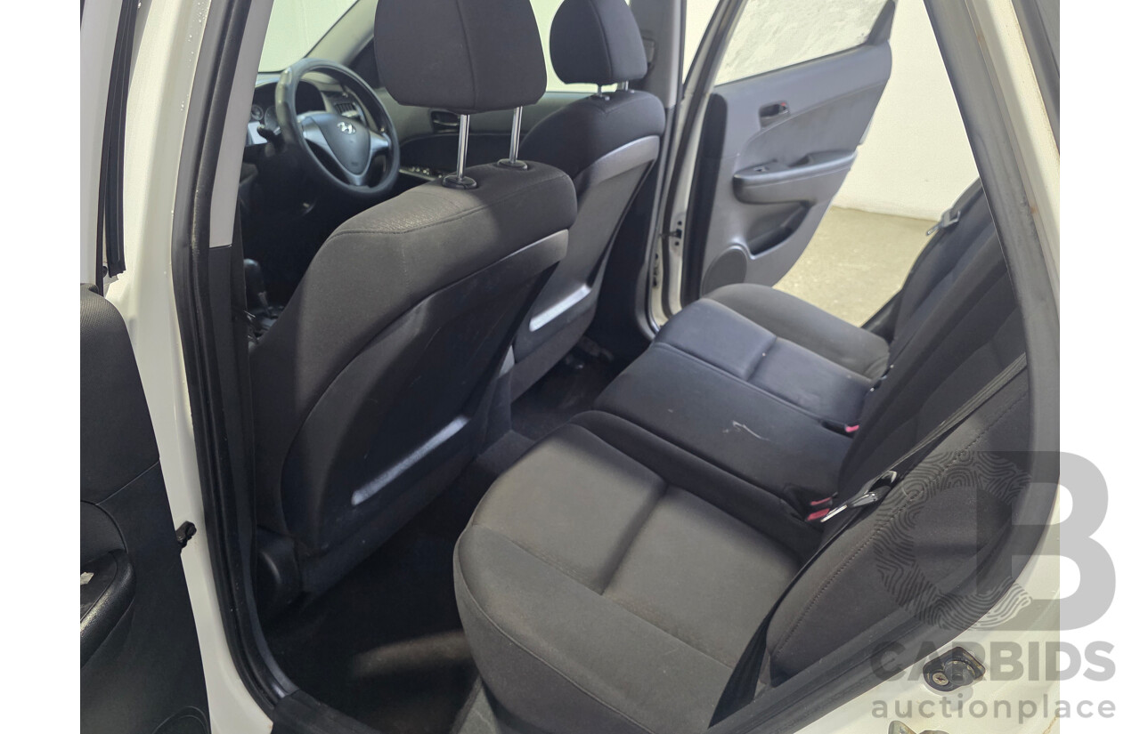 9/2009 Hyundai I30 SX FD MY09 5d Hatchback Ceramic White 2.0L