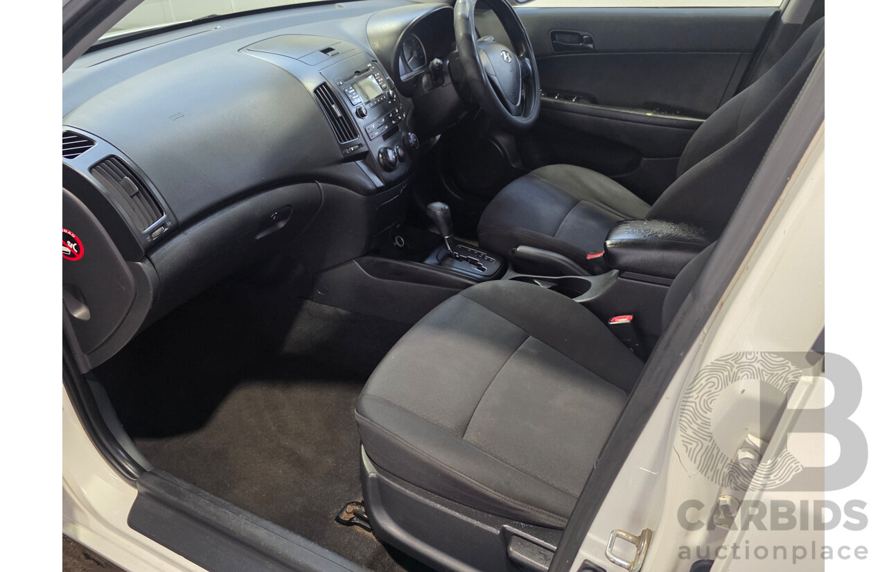 9/2009 Hyundai I30 SX FD MY09 5d Hatchback Ceramic White 2.0L