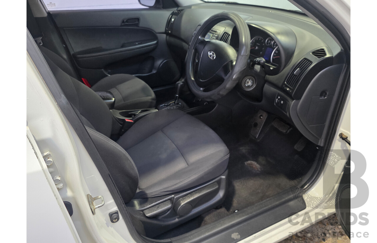 9/2009 Hyundai I30 SX FD MY09 5d Hatchback Ceramic White 2.0L