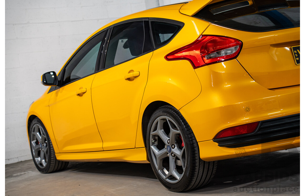 04/2015 Ford Focus ST (FWD) LZ 5D Hatchback Yellow Turbo 2.0L