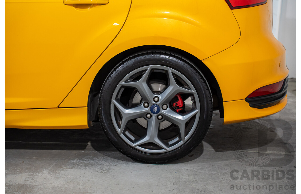 04/2015 Ford Focus ST (FWD) LZ 5D Hatchback Yellow Turbo 2.0L