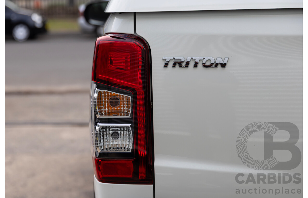 07/2022 Mitsubishi Triton GLX MR MY22.5 Double Cab P/Up White Diesel Turbo 2.4L