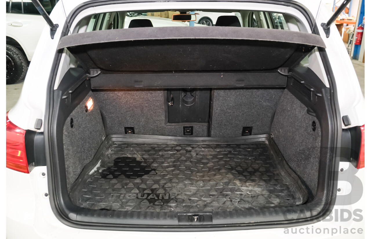 11/2012 Volkswagen Tiguan 132 TSI Pacific (AWD) 5NC MY12 4D Wagon White Turbo 2.0L