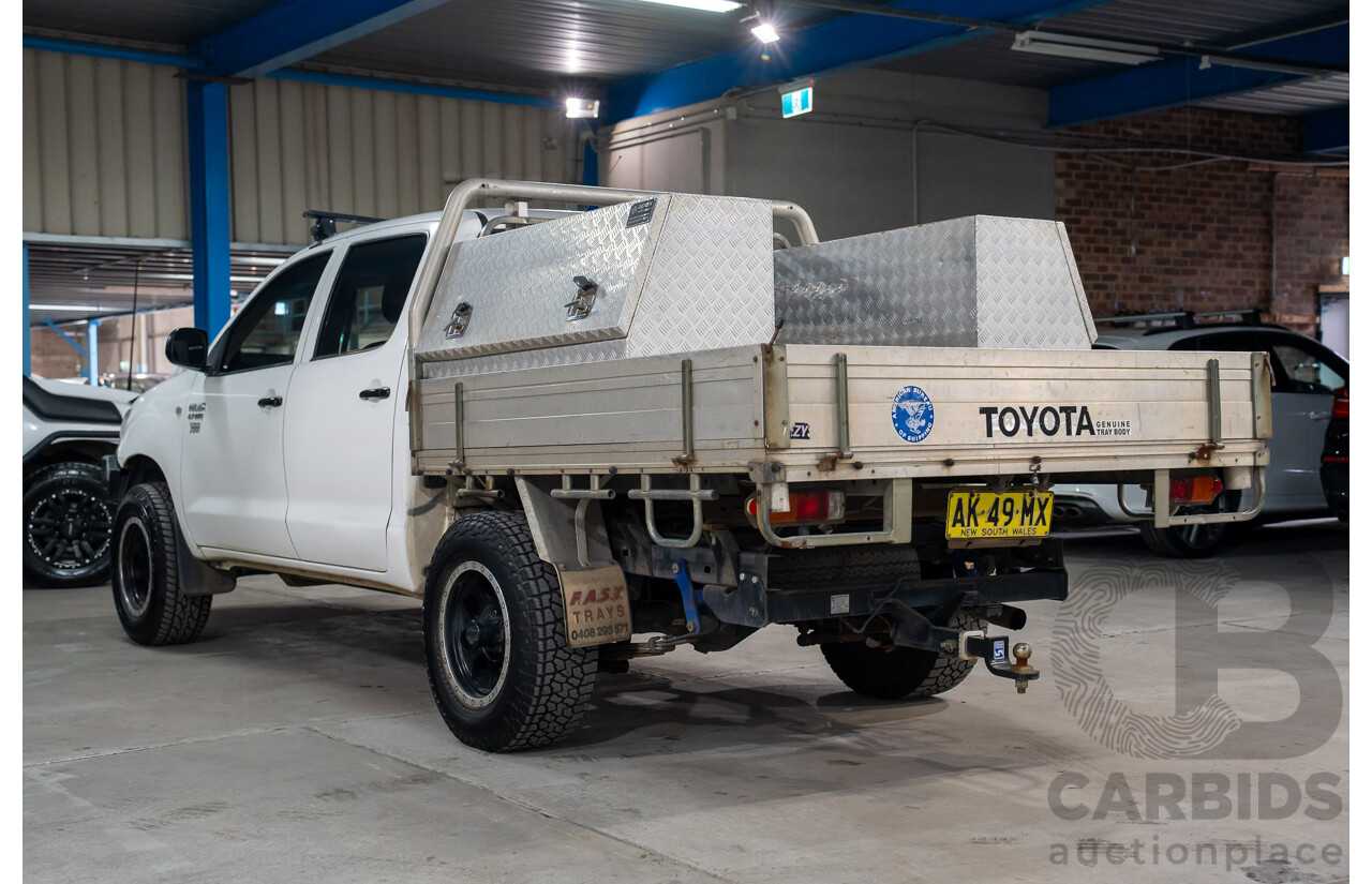 1/2006 Toyota Hilux Workmate TGN16R Dual Cab P/Up White 2.7L