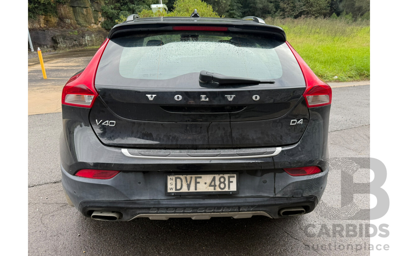 04/2016 Volvo V40 D4 LUXURY CROSS COUNTRY AWD M MY16 5D Turbo Diesel Hatchback Black 2.0L