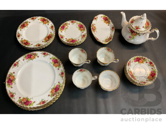 Royal Albert Old Country Roses Bone China England - 27 Pieces