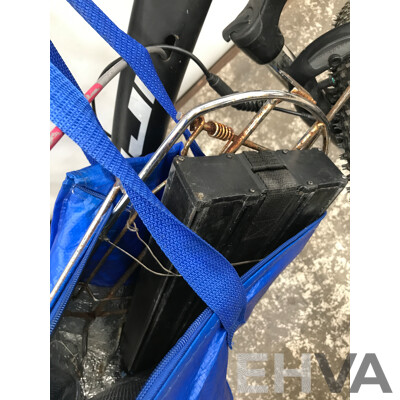 Fuji Crosstown 8 Speed Hybrid Bike