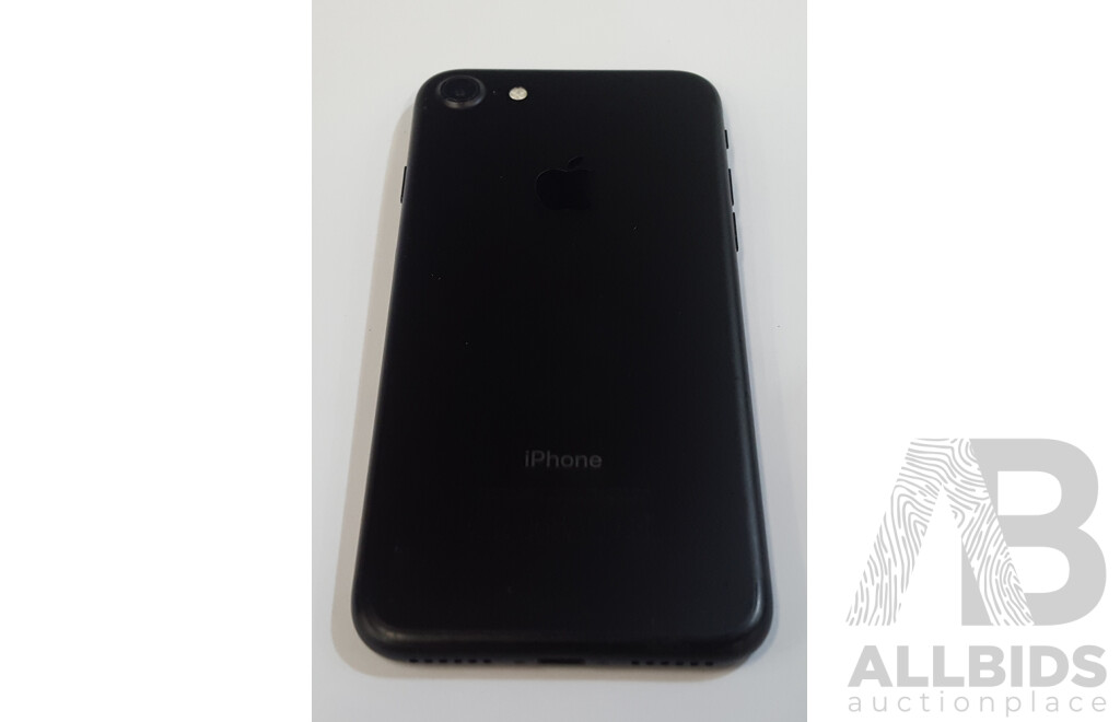 Apple (A1778) 4.7-Inch 128GB LTE iPhone 7