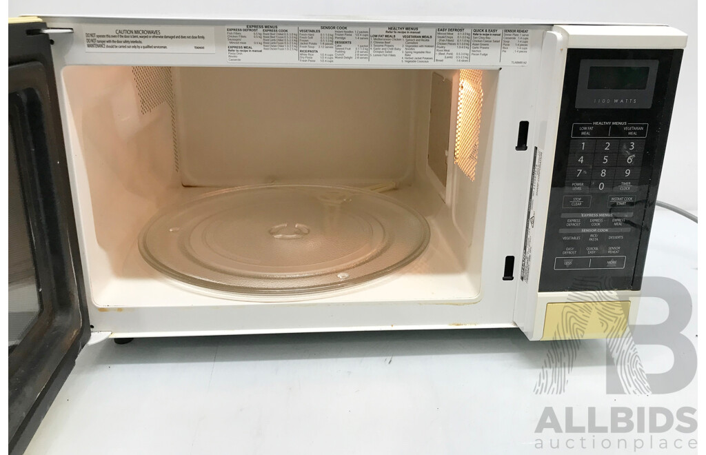 Sharp Carousel Sensor 1100 Watt Microwave Oven
